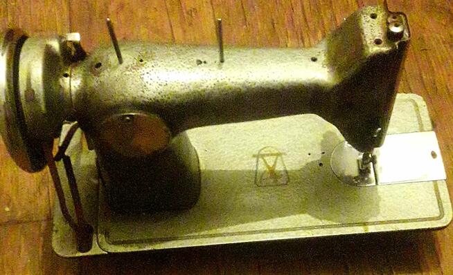 MASZYNA DO SZYCIA ŁUCZNIK LATA 60