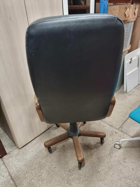 Fotel gabinetowy czarny skórzany do domu salonu fotele skóra