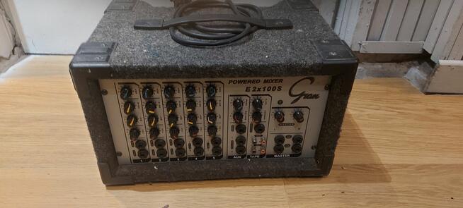 Na sprzedasz 2 wzmacniacze kolumny estradowa statywy kolum