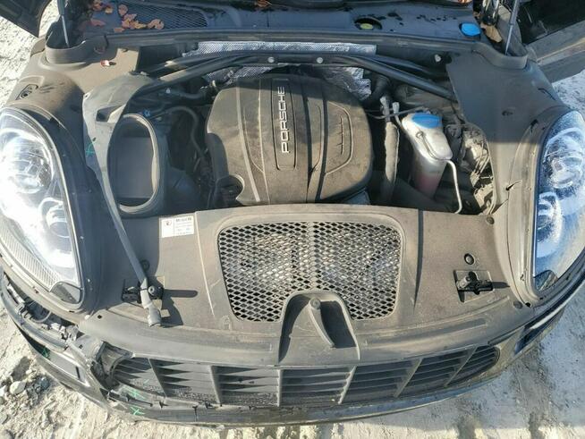 Porsche Macan Sport Chrono Package BOSE 2.0l AWD