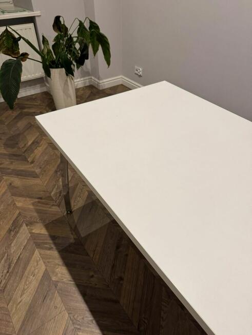 Stół konferencyjny biały biurka stoły konferencyjne do biur