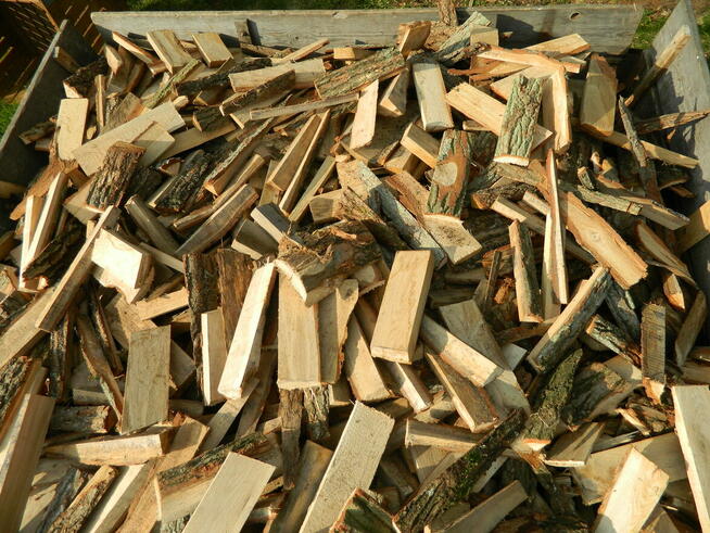 Opał - pocięta zrzyna dębowa drewno rozpałka brykiet pellet