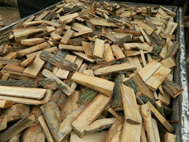 Opał - pocięta zrzyna dębowa drewno rozpałka brykiet pellet