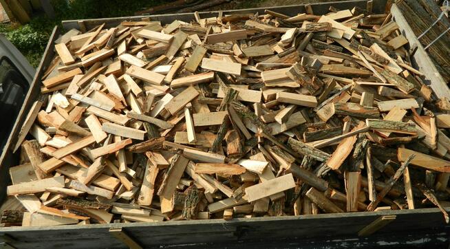 Opał - pocięta zrzyna dębowa drewno rozpałka brykiet pellet