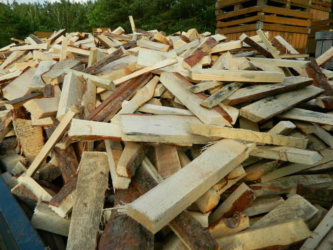 Opał - pocięta zrzyna sosnowa drewno rozpałka węgiel pellet