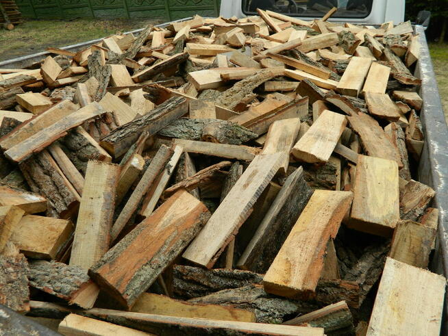 Opał - pocięta zrzyna dębowa drewno rozpałka brykiet pellet