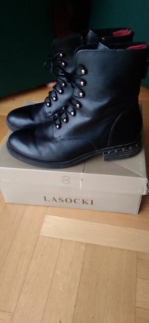 Sprzedam uzywane buty damskie Lasocki- skóra nr 40