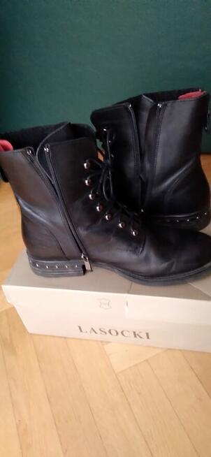 Sprzedam uzywane buty damskie Lasocki- skóra nr 40
