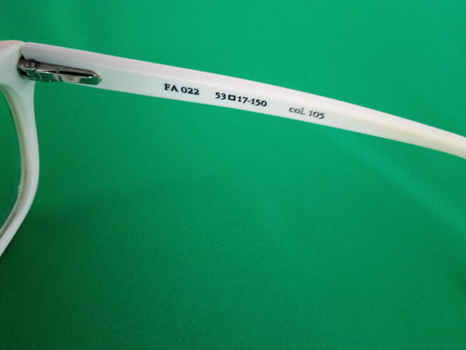 Okulary fotochromowe do dali. Moc: oko prawe i lewe - 0,75 d