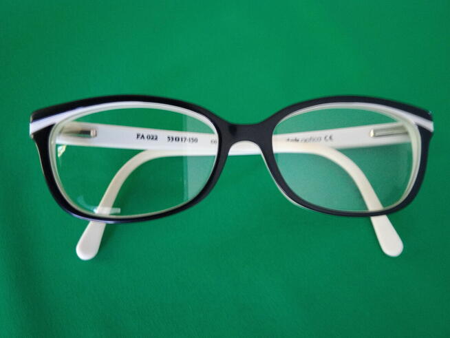 Okulary fotochromowe do dali. Moc: oko prawe i lewe - 0,75 d