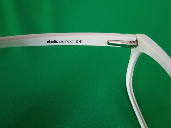 Okulary fotochromowe do dali. Moc: oko prawe i lewe - 0,75 d