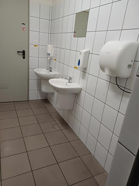 Sprzątanie bloki biura firmy