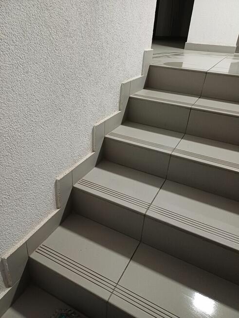 Sprzątanie bloki biura firmy