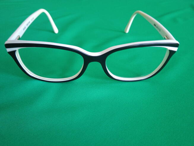 Okulary fotochromowe do dali. Moc: oko prawe i lewe - 0,75 d