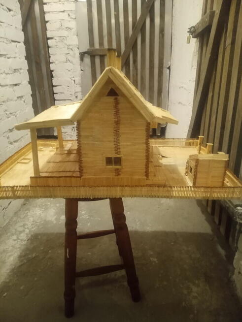 Domek z zapałek +obejście