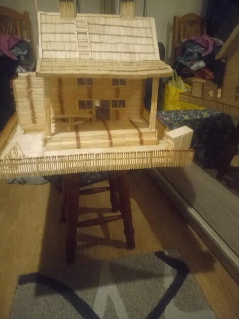 Domek z zapałek +obejście