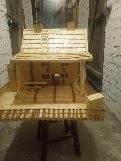 Domek z zapałek +obejście