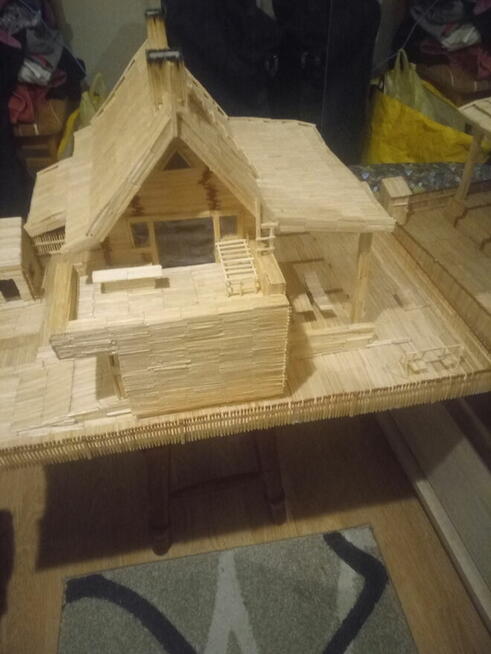 Domek z zapałek +obejście