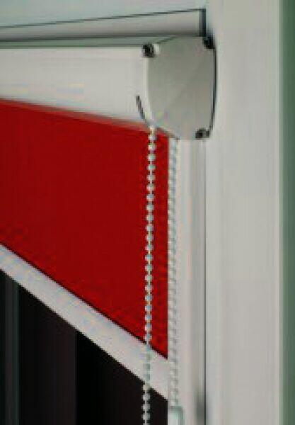 Rolety materiałowe w prowadnicach, Dzień/Noc, wolnowiszące.