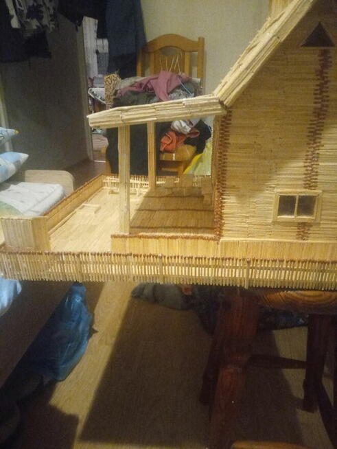 Domek z zapałek +obejście