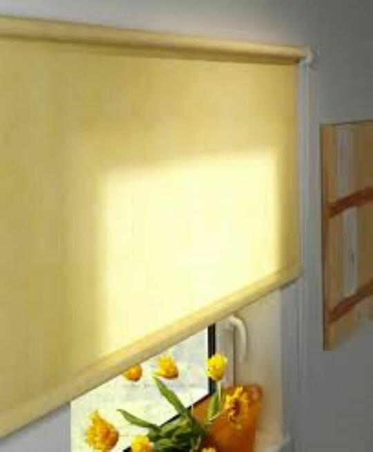 Rolety materiałowe w prowadnicach, Dzień/Noc, wolnowiszące.