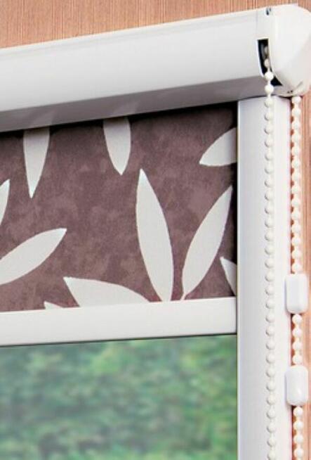 Rolety materiałowe w prowadnicach, Dzień/Noc, wolnowiszące.