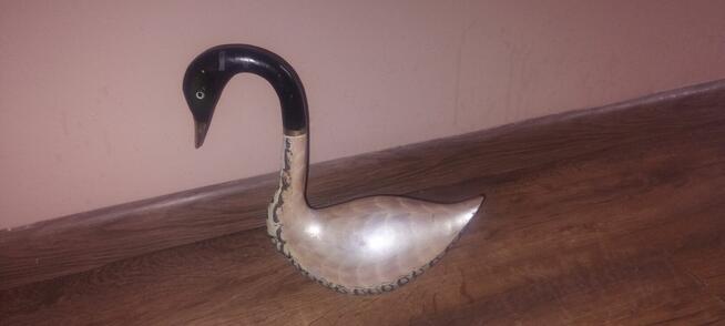 Kaczka wykonana z mosiądzu ręcznie malowana