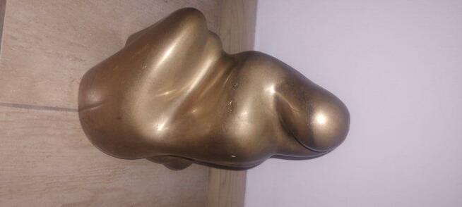 Figura mosiężna para kochanków w uścisku