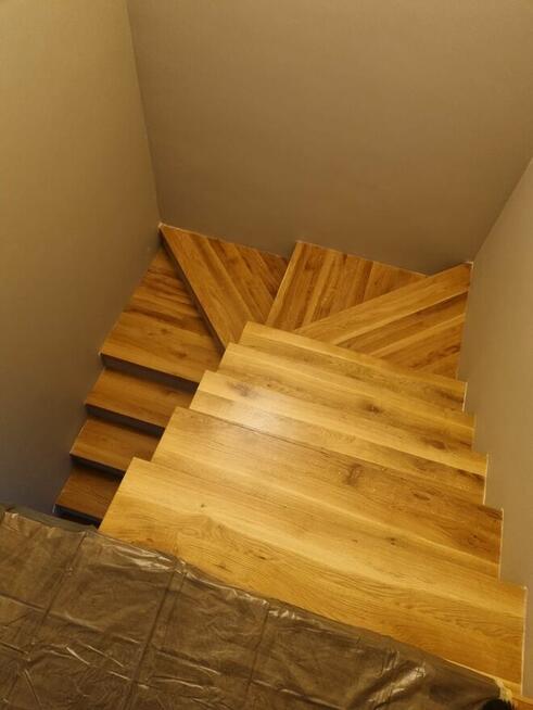 Schody drewniane, trepy, stopnie, cyklinowanie podłóg