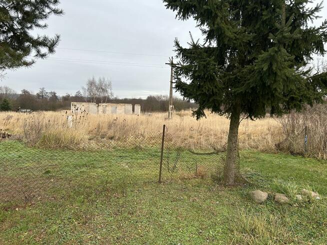 Działka z rozpoczętą budową