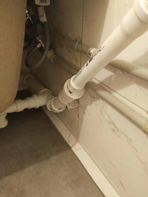 Malowanie ścian i sufitów, odświeżanie. Możliwe tapetowanie