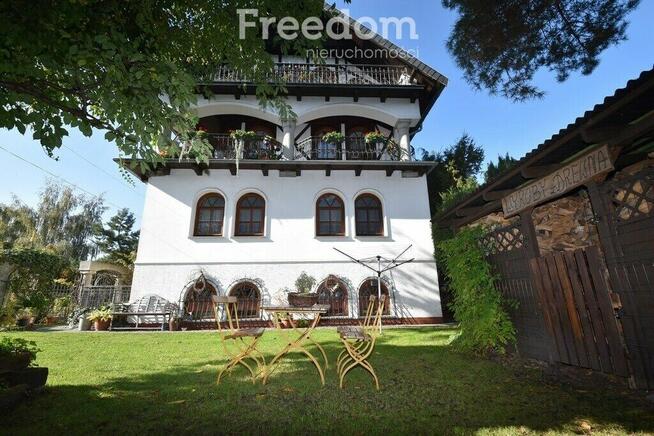 Duży dom 360 m2/3 mieszkania/pod najem/ogród/garaż