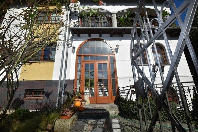 Duży dom 360 m2/3 mieszkania/pod najem/ogród/garaż