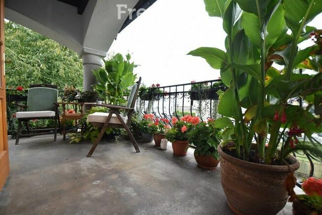 Duży dom 360 m2/3 mieszkania/pod najem/ogród/garaż