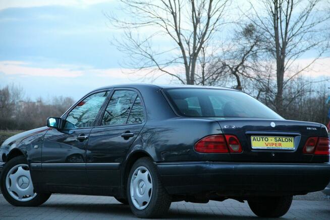 Mercedes E 220 klimatyzacja,zarejestrowany