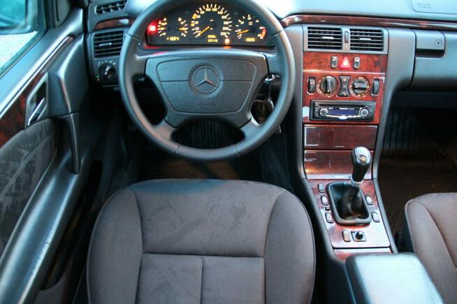 Mercedes E 220 klimatyzacja,zarejestrowany