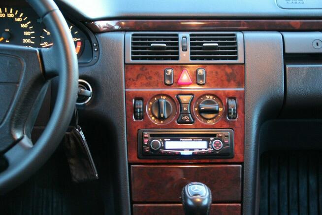 Mercedes E 220 klimatyzacja,zarejestrowany
