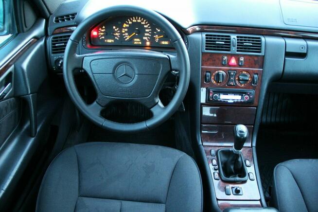 Mercedes E 220 klimatyzacja,zarejestrowany