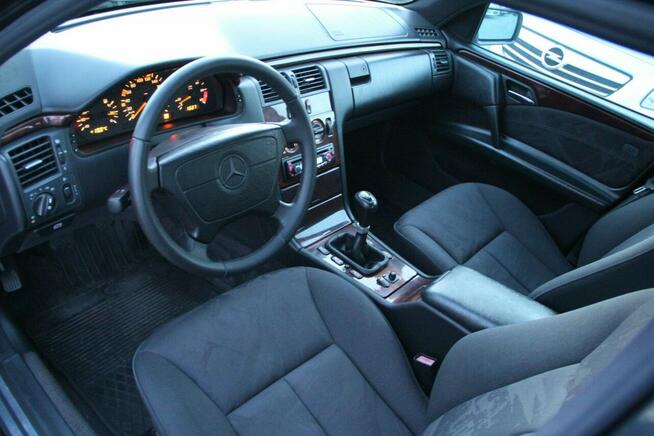 Mercedes E 220 klimatyzacja,zarejestrowany