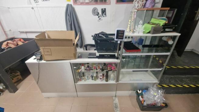 Meble do sklepu odzieżowego, rury, skrzynie, gondole, regały