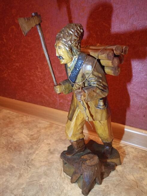 Stara drewniana rzeźba PRL