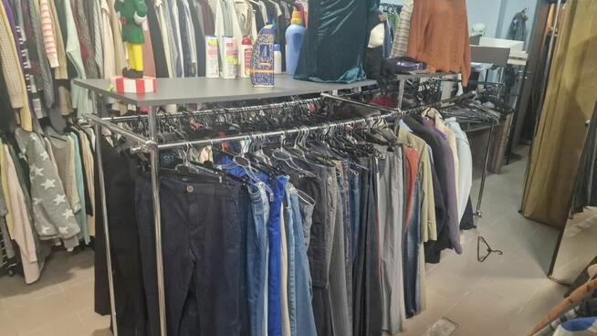 Meble do sklepu odzieżowego, rury, skrzynie, gondole, regały