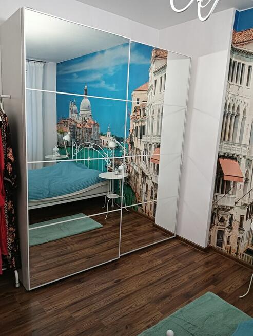 Szafa Pax IKEA lustrzana z drzwiami przesuwanymi +6 koszyków