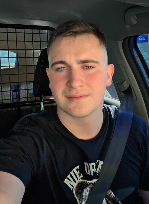 Młody (23) pozna pana 40+ (wyślij zdjęcie z duchem nie gadam