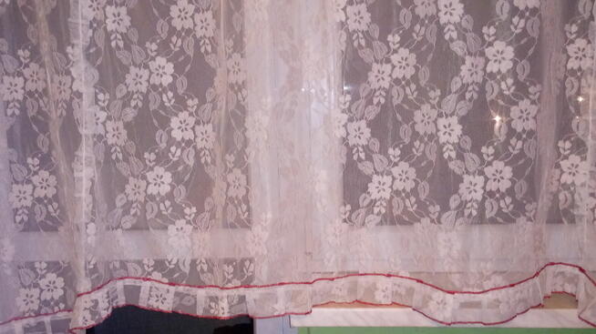 Firanka gotowa do parapetu