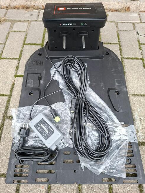 Baza stacja ładowania z bolcami do robota koszącego Einhell