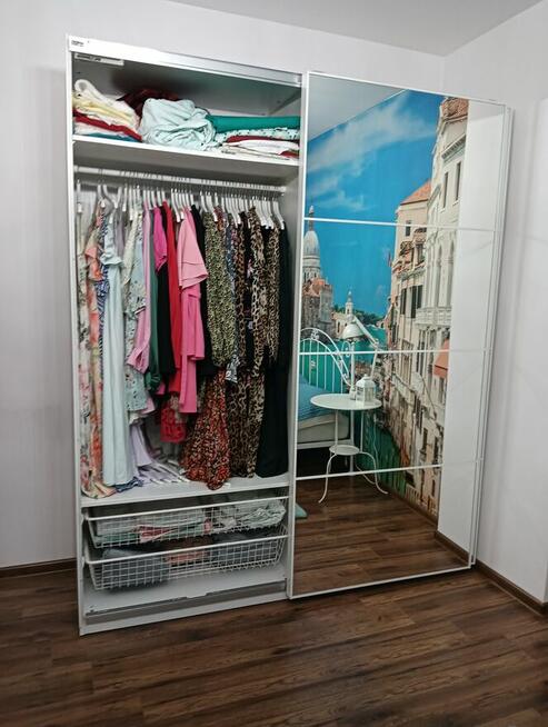 Szafa Pax IKEA lustrzana z drzwiami przesuwanymi +6 koszyków