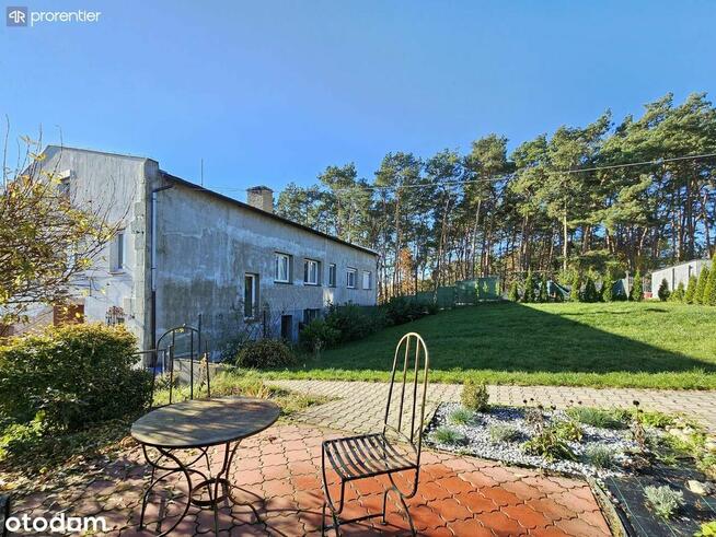 Duże na 3 piętrach z pokojami na wynajem i inne usługi