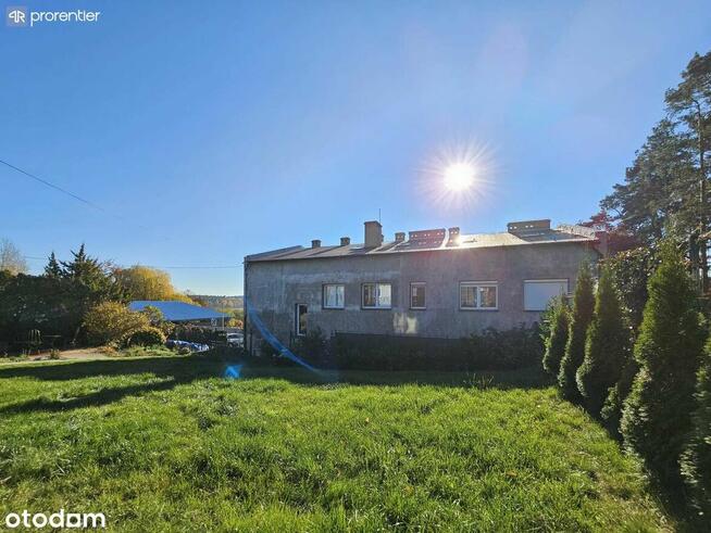 Duże na 3 piętrach z pokojami na wynajem i inne usługi