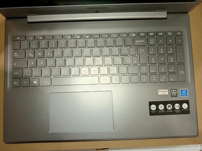 Laptop Medion Akoya FHD 17,3 INT N5000 8GB 256GB WIN11 Nowy